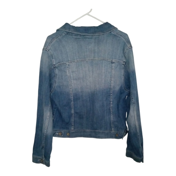 Torrid Trucker Blue Denim Jean Jacket Size 2 2X - Picture 2 of 6